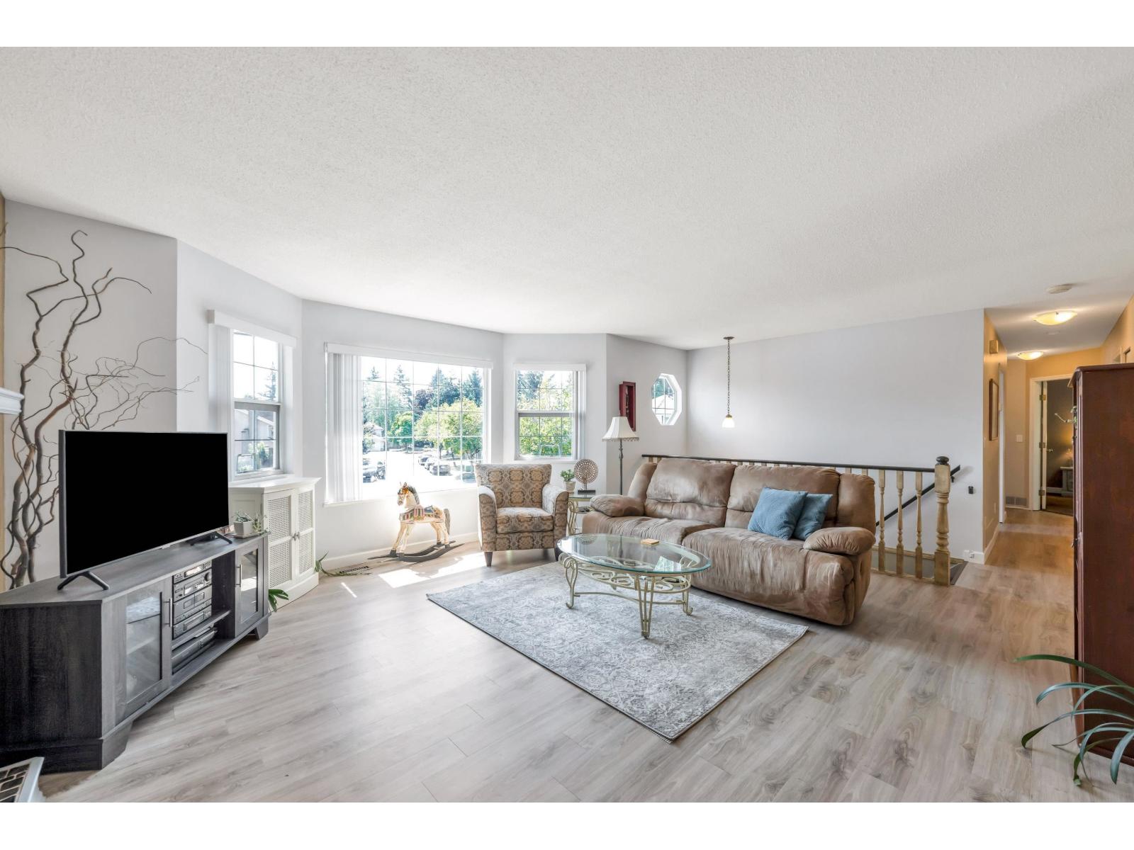 9275 155 Street, Surrey, British Columbia  V3R 9B3 - Photo 5 - R3157096