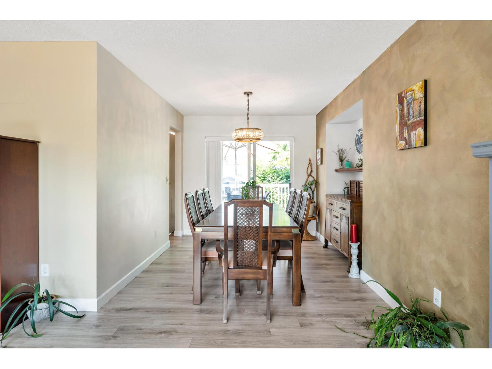 9275 155 Street, Surrey, British Columbia  V3R 9B3 - Photo 9 - R3157096