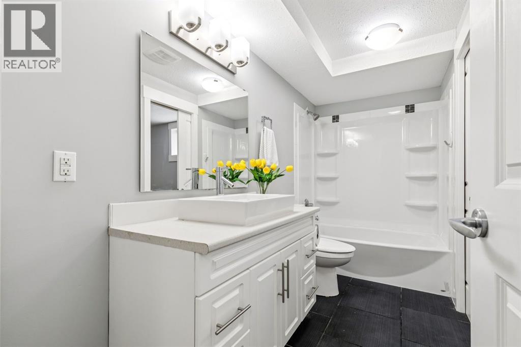 145 Rainbow Falls Glen, Chestermere, Alberta  T1X 0S5 - Photo 31 - A2327835