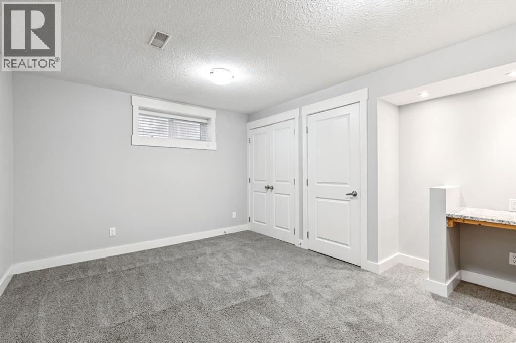 145 Rainbow Falls Glen, Chestermere, Alberta  T1X 0S5 - Photo 34 - A2327835