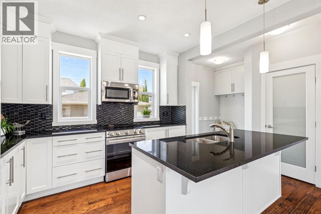 145 Rainbow Falls Glen, Chestermere, Alberta  T1X 0S5 - Photo 4 - A2327835