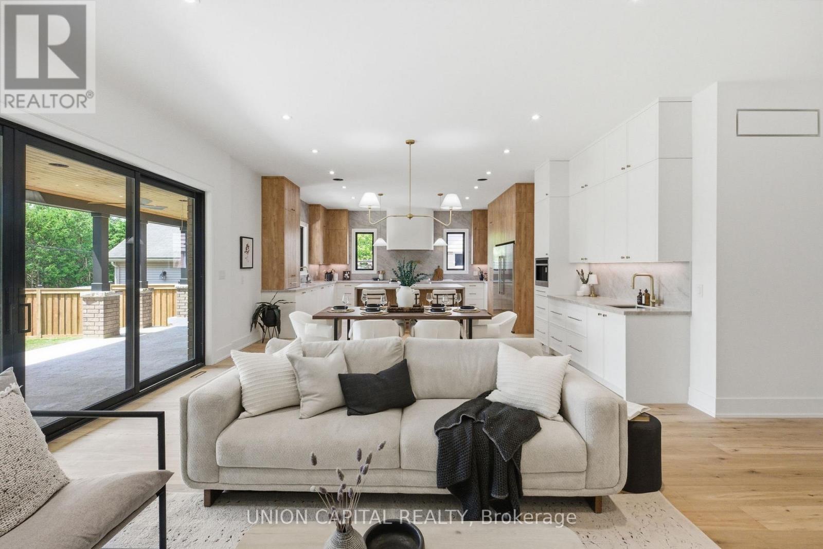 106 HAWTHORN AVENUE, Whitchurch-Stouffville, Ontario