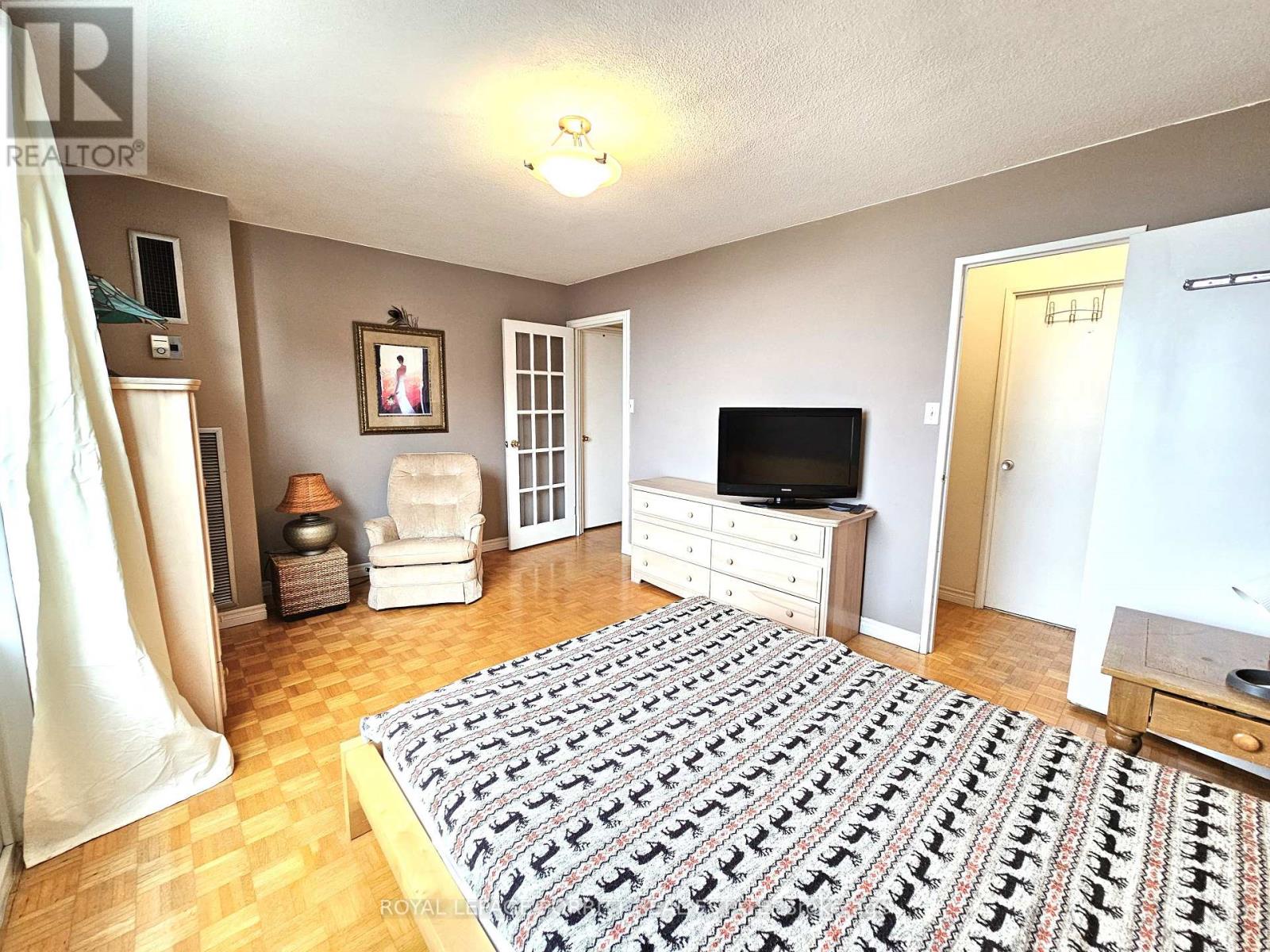 1704 - 1535 Lakeshore Road E, Mississauga, Ontario  L5E 3E2 - Photo 13 - W13635610