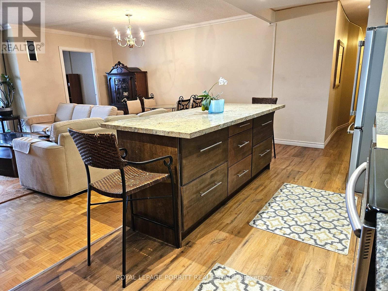1704 - 1535 Lakeshore Road E, Mississauga, Ontario  L5E 3E2 - Photo 6 - W13635610