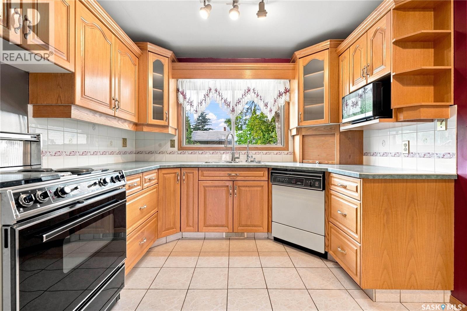 219 Cambridge Avenue, Regina, Saskatchewan  S4N 0L6 - Photo 13 - SK046157
