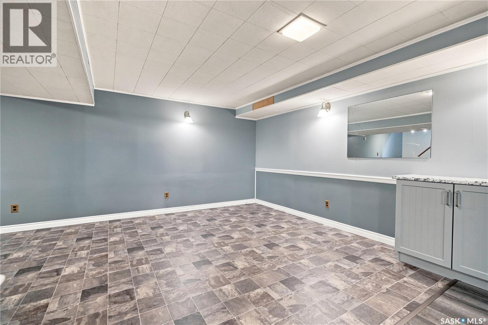 219 Cambridge Avenue, Regina, Saskatchewan  S4N 0L6 - Photo 28 - SK046157