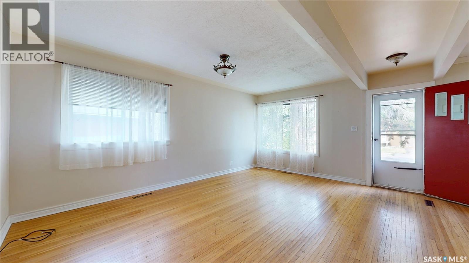 2255 Queen Street, Regina, Saskatchewan  S4T 4C6 - Photo 4 - SK046132