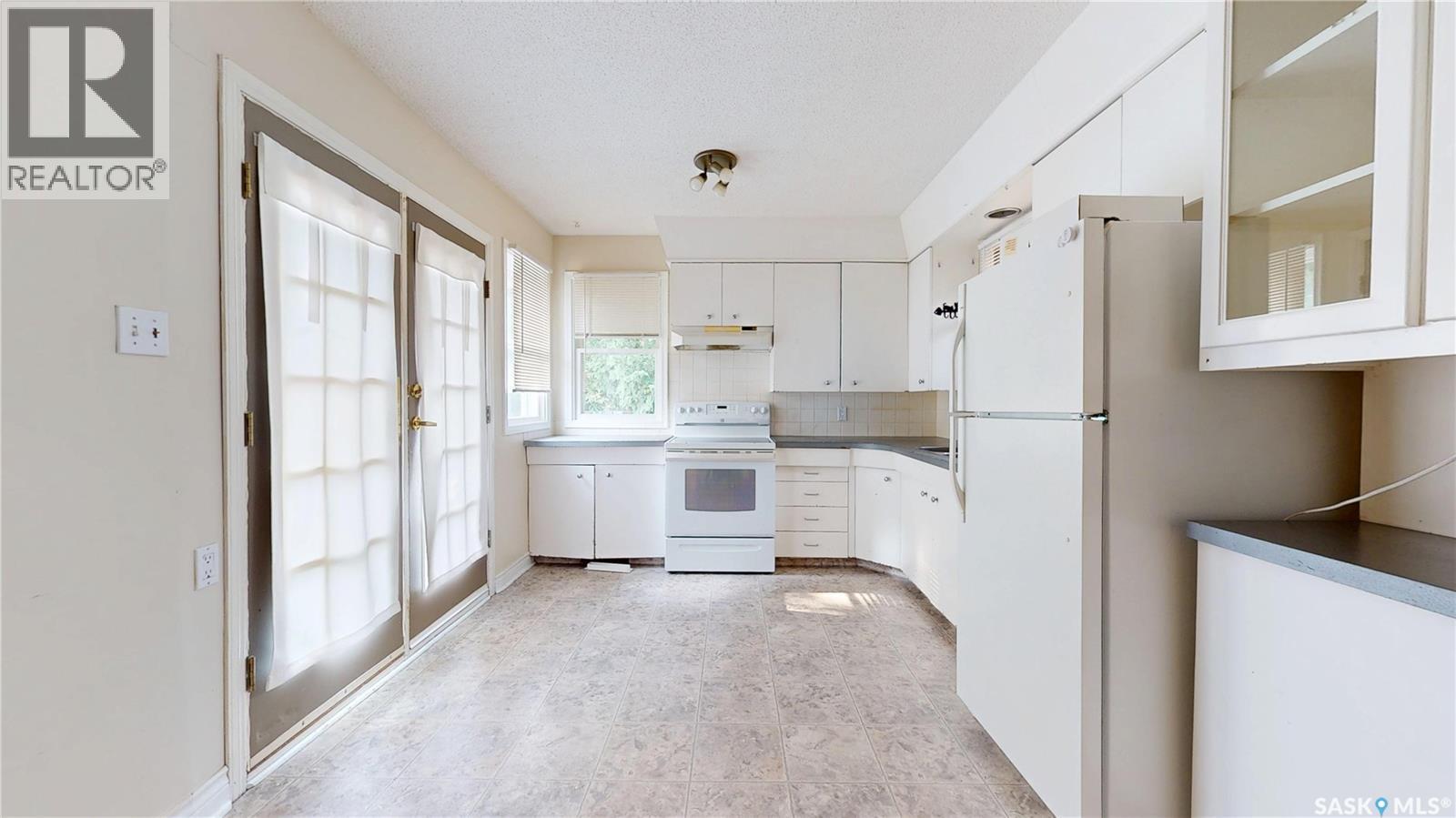 2255 Queen Street, Regina, Saskatchewan  S4T 4C6 - Photo 5 - SK046132
