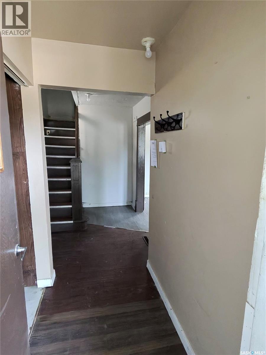 1179 Retallack Street, Regina, Saskatchewan  S4T 2H6 - Photo 2 - SK045990