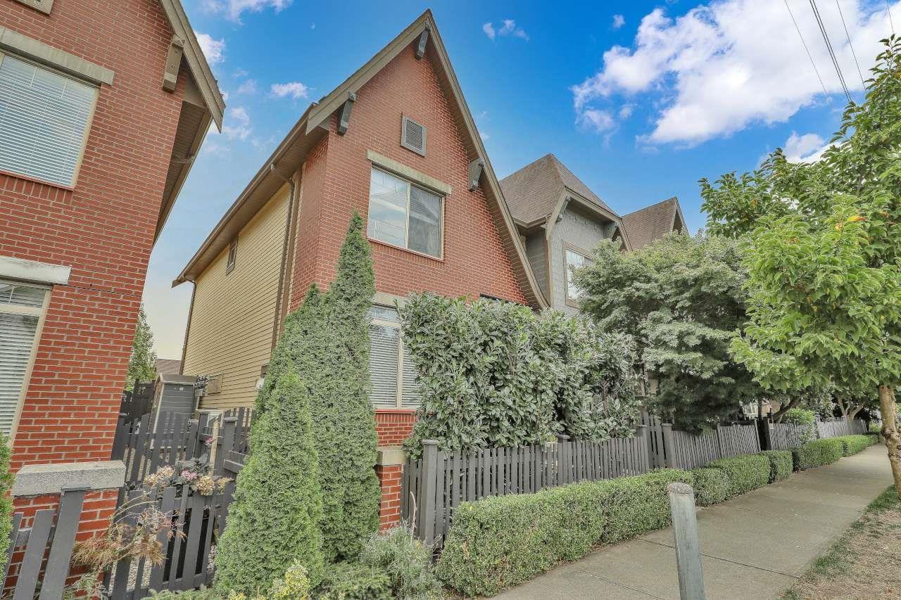 2472 164 Street, Surrey, British Columbia  V3Z 0M8 - Photo 2 - R3157373