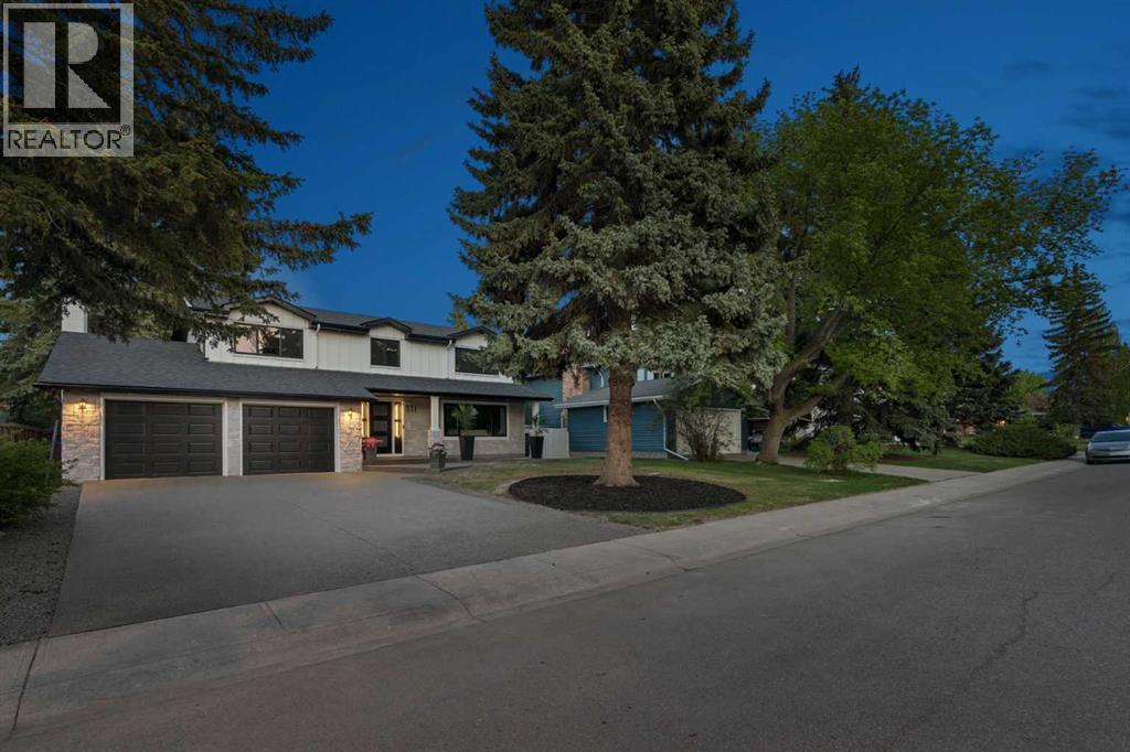 111 Canata Close SW, Calgary, Alberta  T2W 1P8 - Photo 5 - A2329814