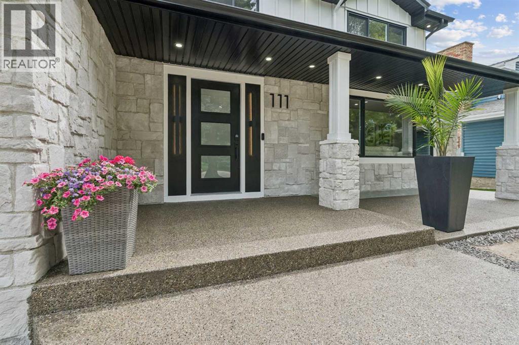 111 Canata Close SW, Calgary, Alberta  T2W 1P8 - Photo 8 - A2329814