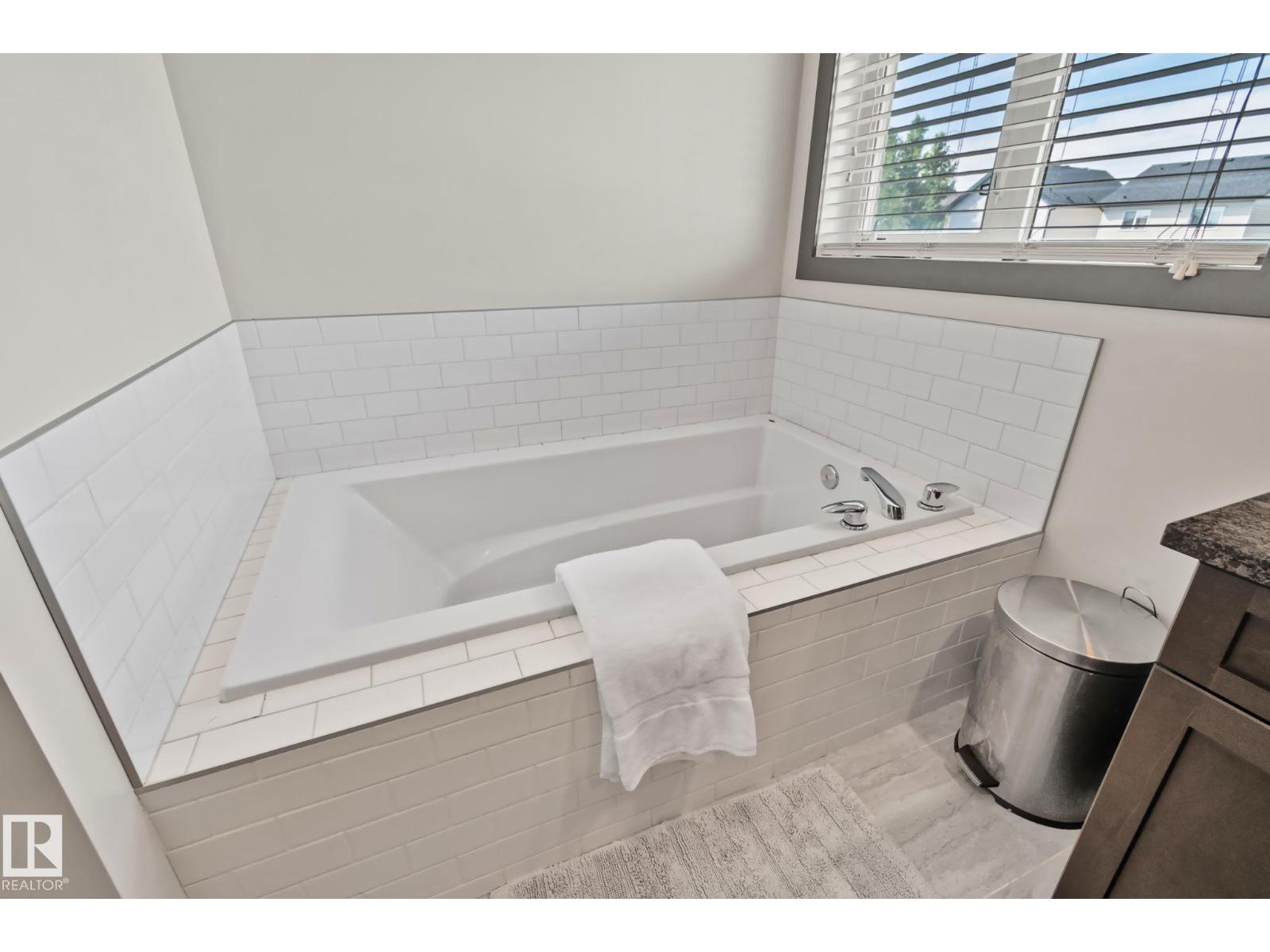 1337 Secord Ld NW, Edmonton, Alberta  T5T 5W7 - Photo 30 - E4504615