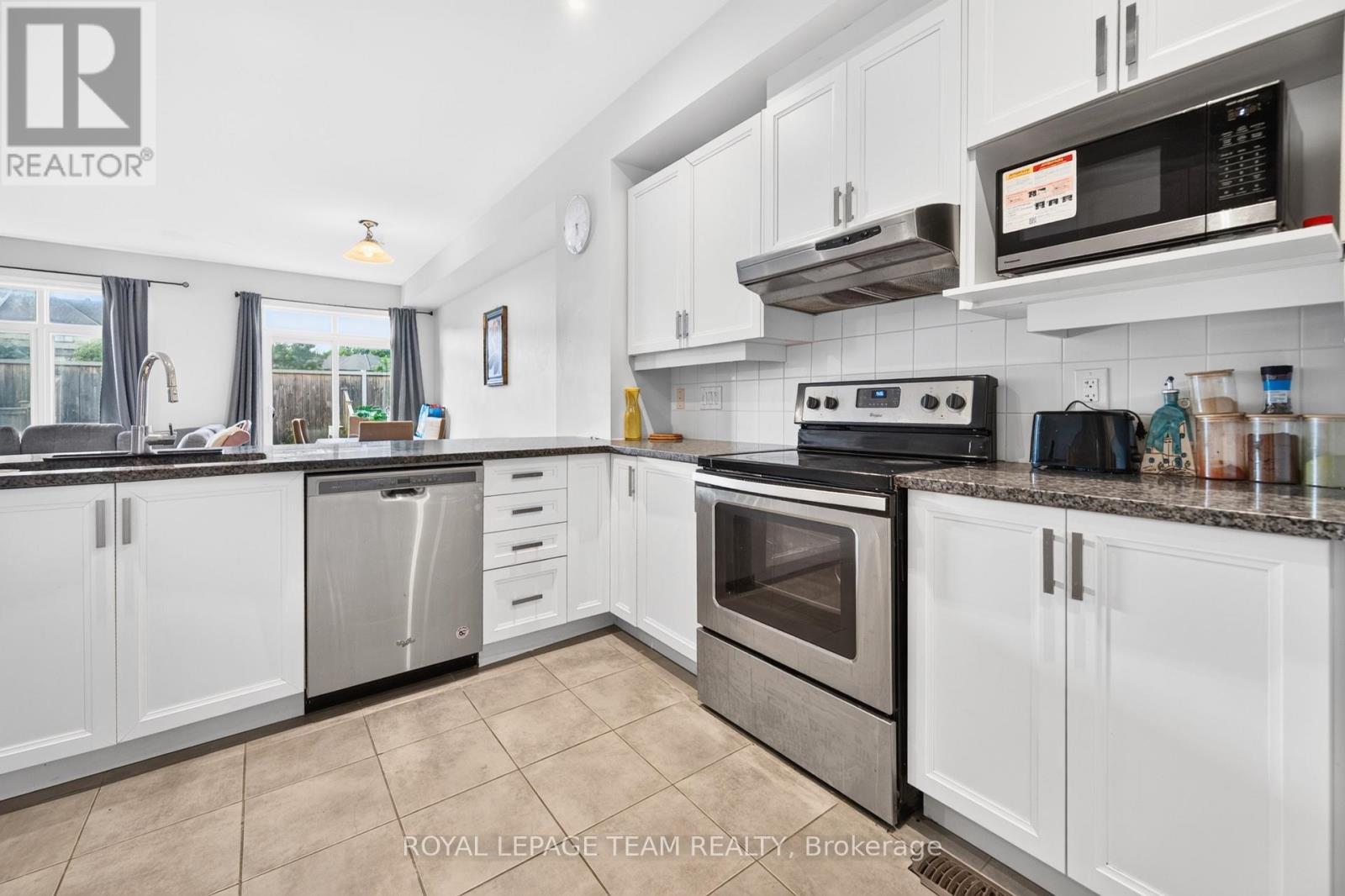 132 Larimar Circle, Ottawa, Ontario  K1X 0B7 - Photo 4 - X13696416