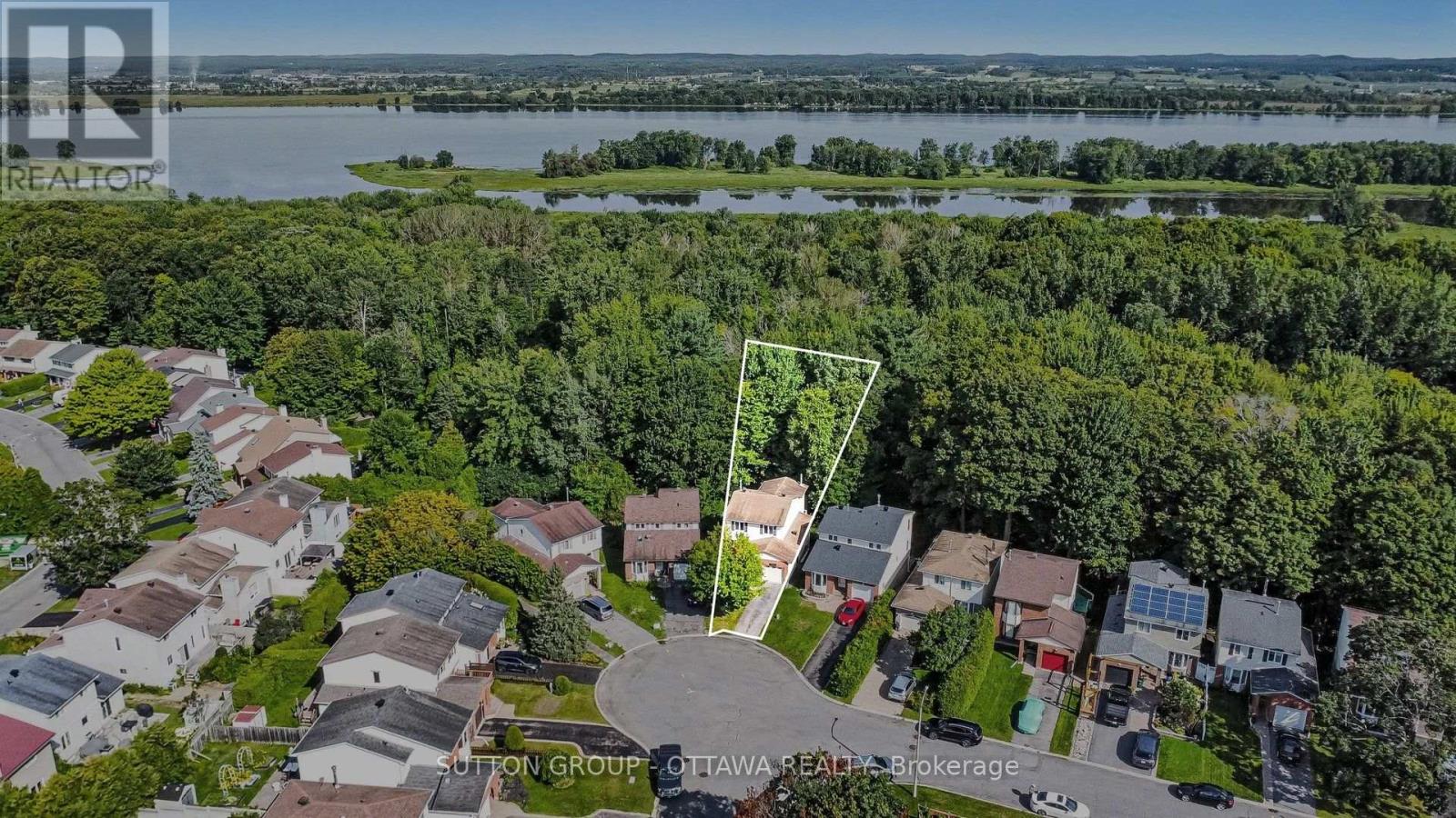 792 Harlequin Crescent, Ottawa, Ontario  K1E 2P3 - Photo 2 - X13696418