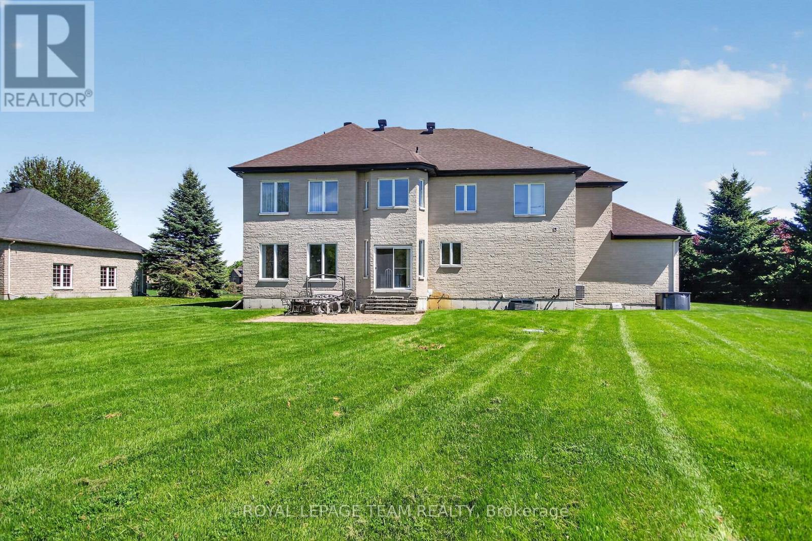 5472 Wicklow Drive, Ottawa, Ontario  K4M 1C4 - Photo 3 - X13696430