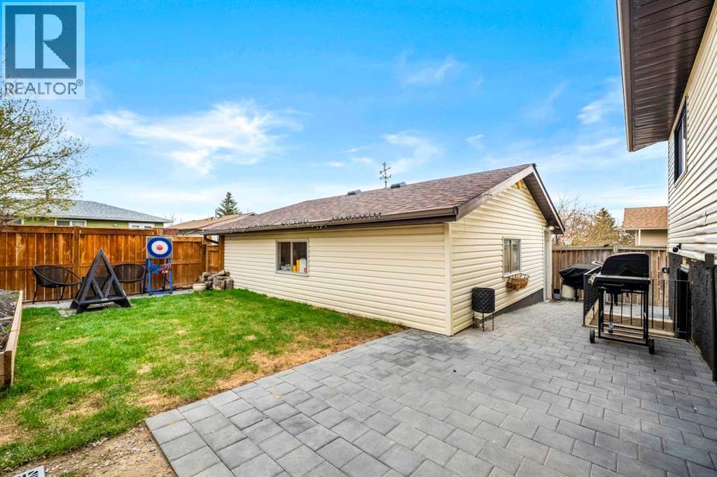 20 Bedwood Hill NE, Calgary, Alberta  T3K 1L9 - Photo 33 - A2335316