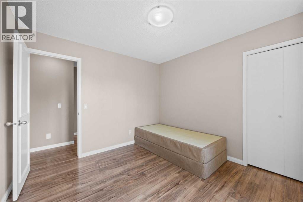 8 Millside Court SW, Calgary, Alberta  T2Y 2P5 - Photo 39 - A2338338