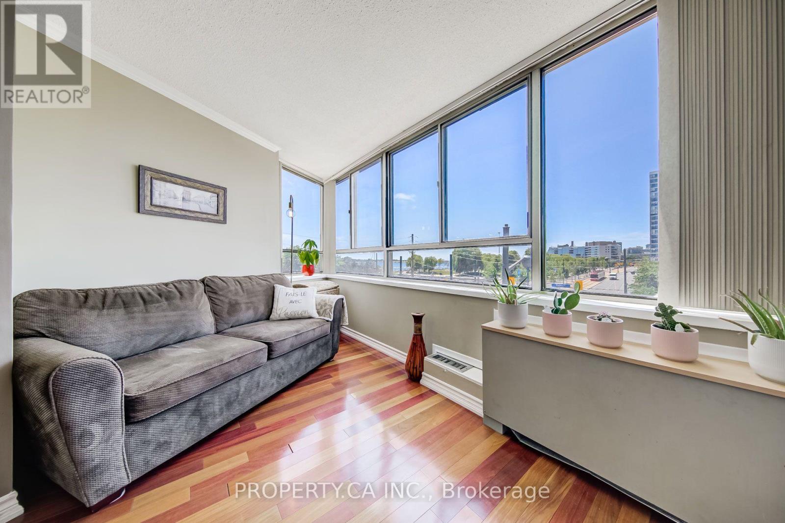 302 - 270 Queens Quay W, Toronto, Ontario  M5J 2N4 - Photo 10 - C13696386