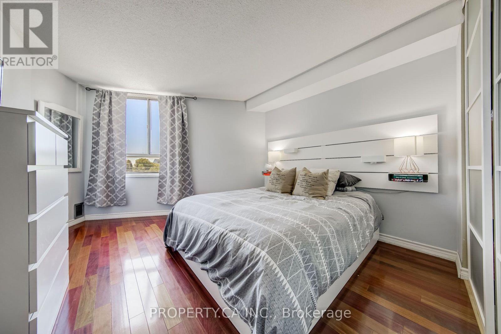 302 - 270 Queens Quay W, Toronto, Ontario  M5J 2N4 - Photo 14 - C13696386