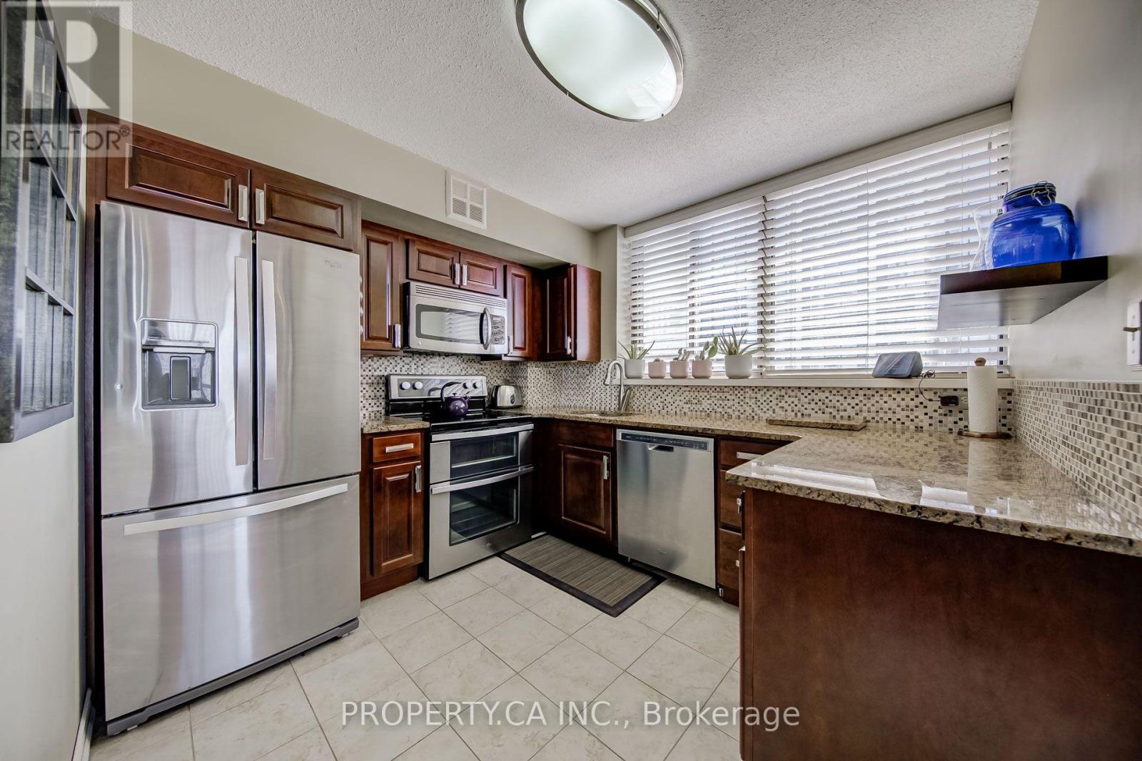 302 - 270 Queens Quay W, Toronto, Ontario  M5J 2N4 - Photo 2 - C13696386