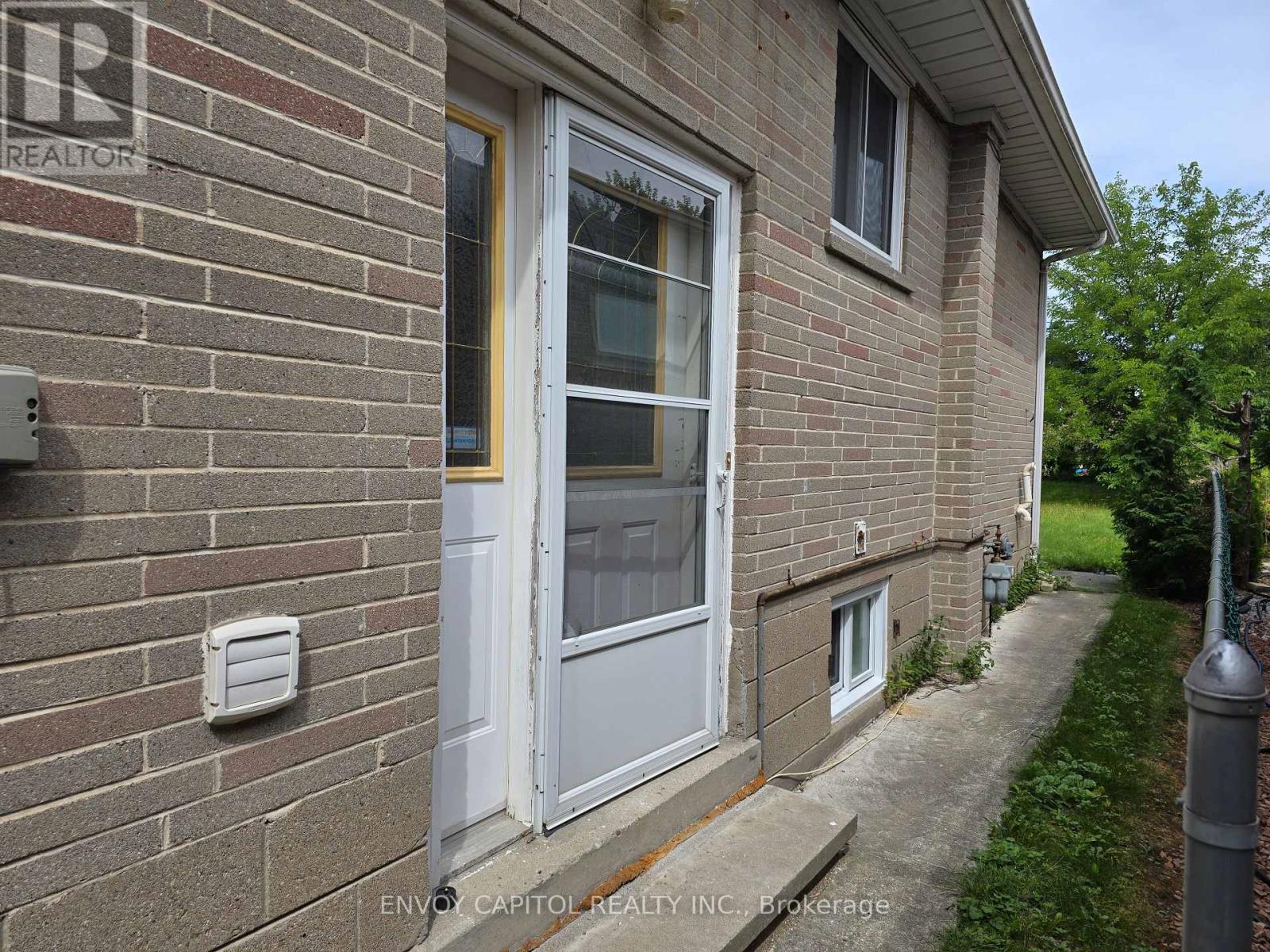 Basement 1 Br - 6 Arrowstook Road, Toronto, Ontario  M2K 1J9 - Photo 7 - C13696410