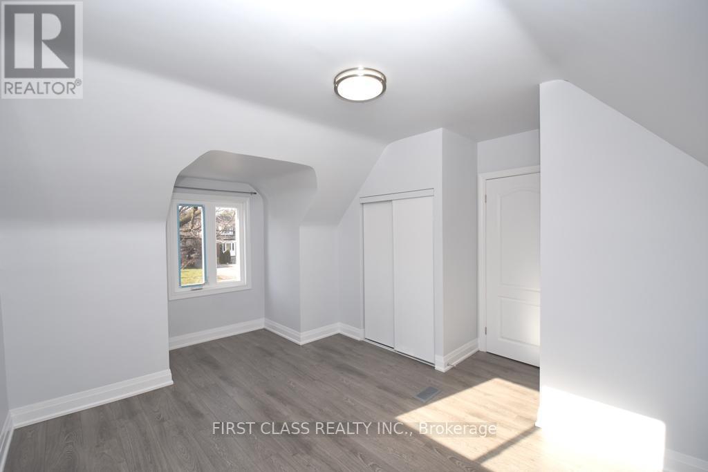 Back - 319 Senlac Road, Toronto, Ontario  M2R 1R2 - Photo 11 - C13696440