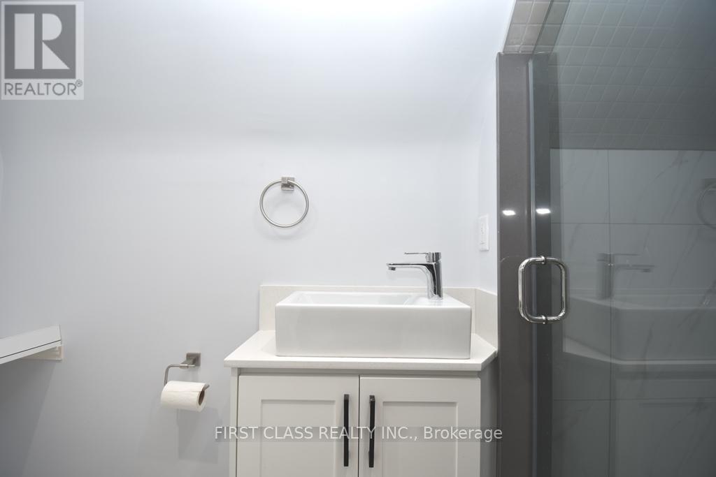 Back - 319 Senlac Road, Toronto, Ontario  M2R 1R2 - Photo 13 - C13696440