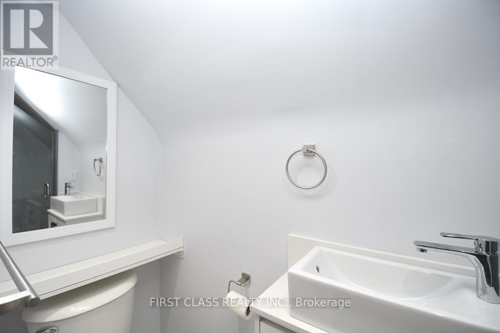 Back - 319 Senlac Road, Toronto, Ontario  M2R 1R2 - Photo 14 - C13696440