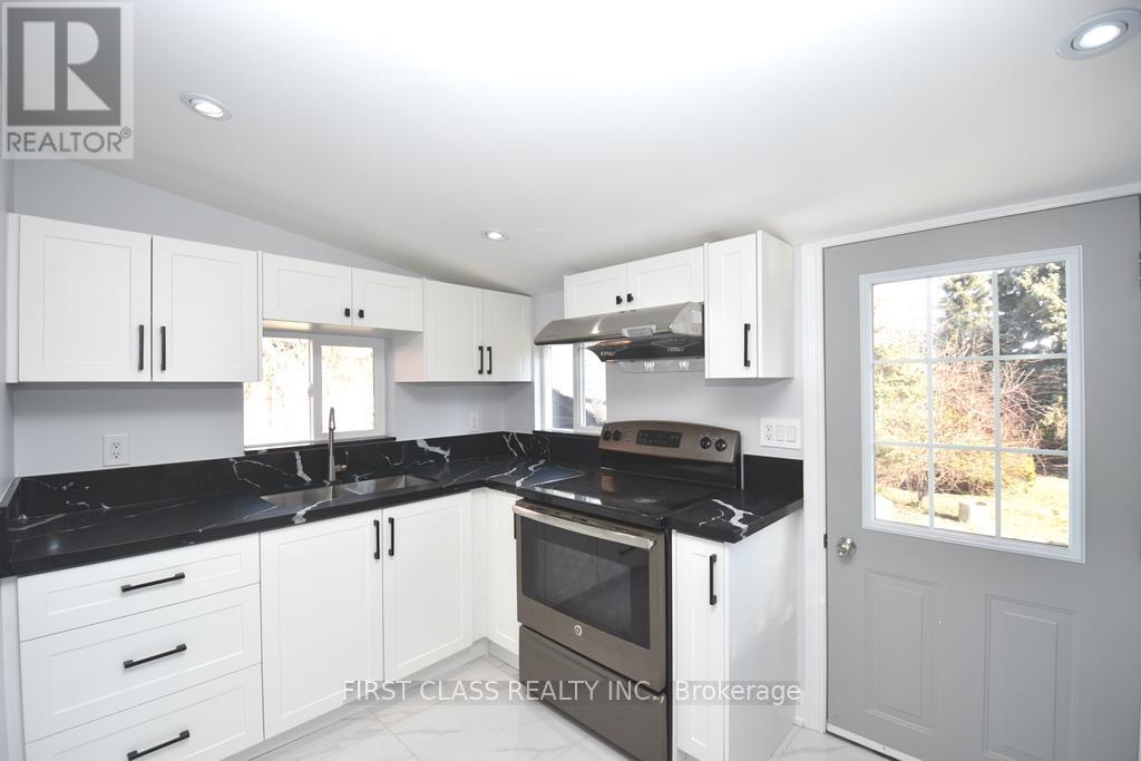 Back - 319 Senlac Road, Toronto, Ontario  M2R 1R2 - Photo 16 - C13696440