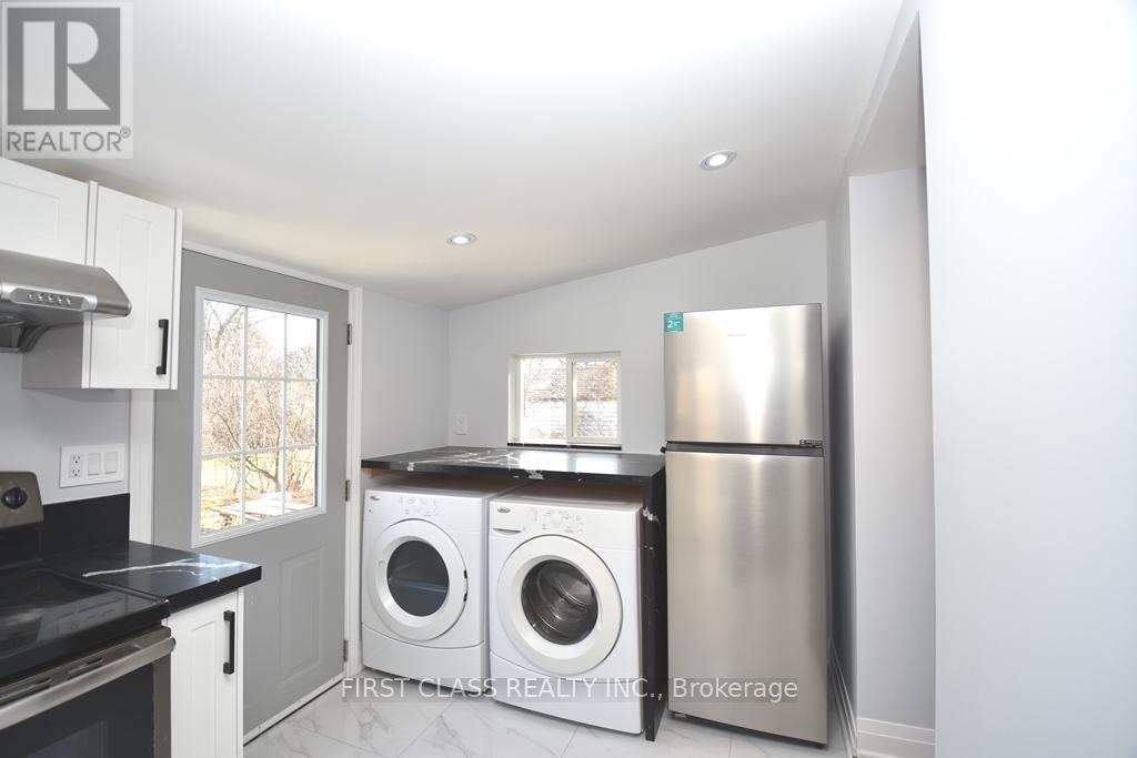 Back - 319 Senlac Road, Toronto, Ontario  M2R 1R2 - Photo 17 - C13696440