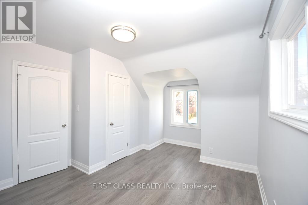 Back - 319 Senlac Road, Toronto, Ontario  M2R 1R2 - Photo 7 - C13696440