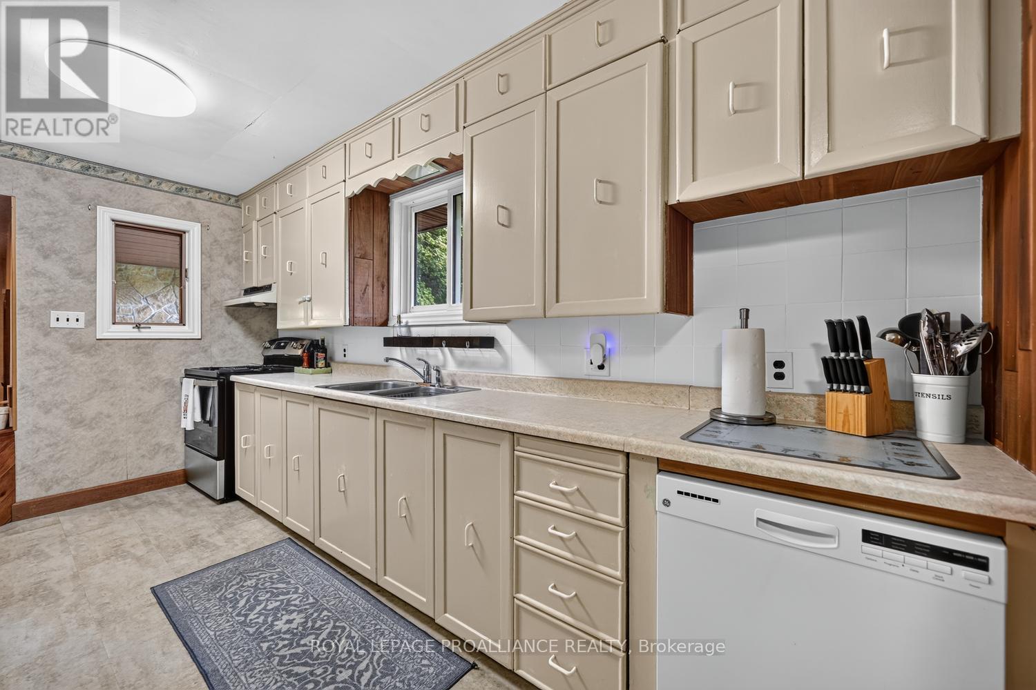 1115 Centennial Road, Brockville, Ontario  K6V 5T4 - Photo 4 - X13696432