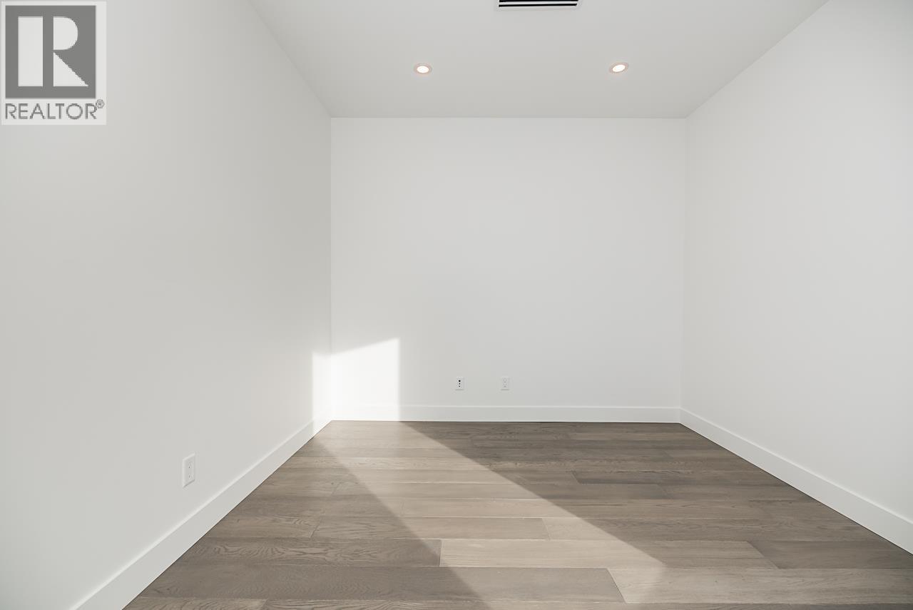 5225 Woodsworth Street, Burnaby, British Columbia  V5G 1S5 - Photo 11 - R3157524