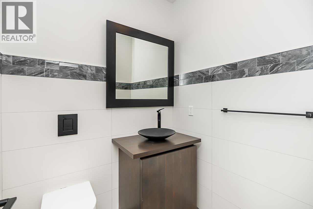 5225 Woodsworth Street, Burnaby, British Columbia  V5G 1S5 - Photo 12 - R3157524