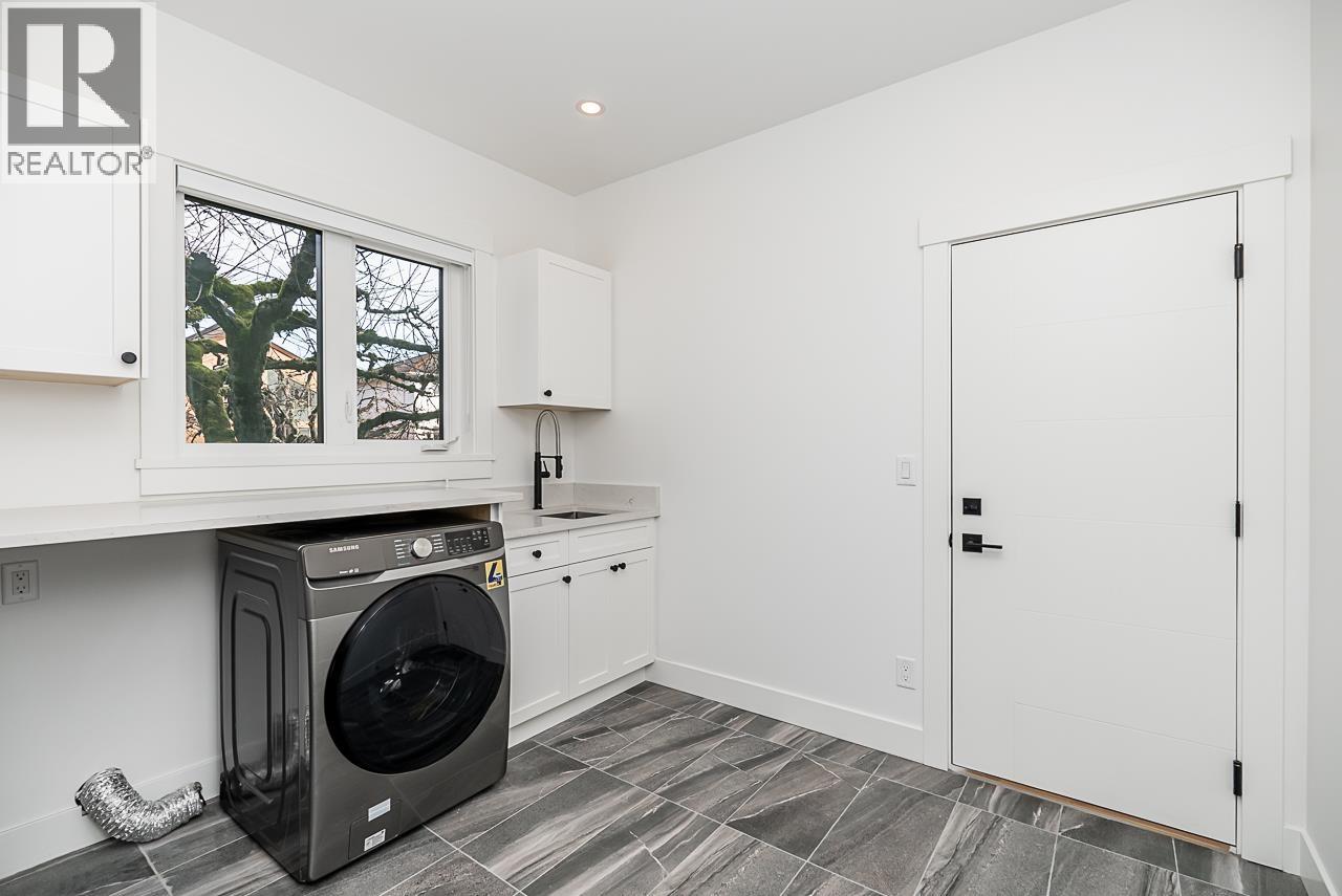 5225 Woodsworth Street, Burnaby, British Columbia  V5G 1S5 - Photo 13 - R3157524