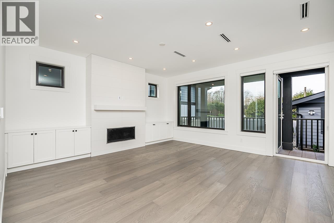 5225 Woodsworth Street, Burnaby, British Columbia  V5G 1S5 - Photo 3 - R3157524