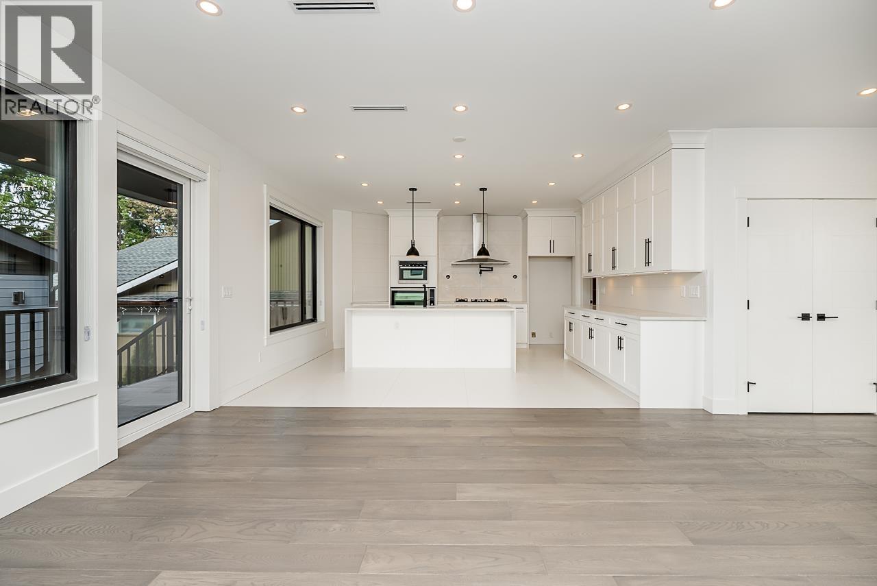5225 Woodsworth Street, Burnaby, British Columbia  V5G 1S5 - Photo 4 - R3157524
