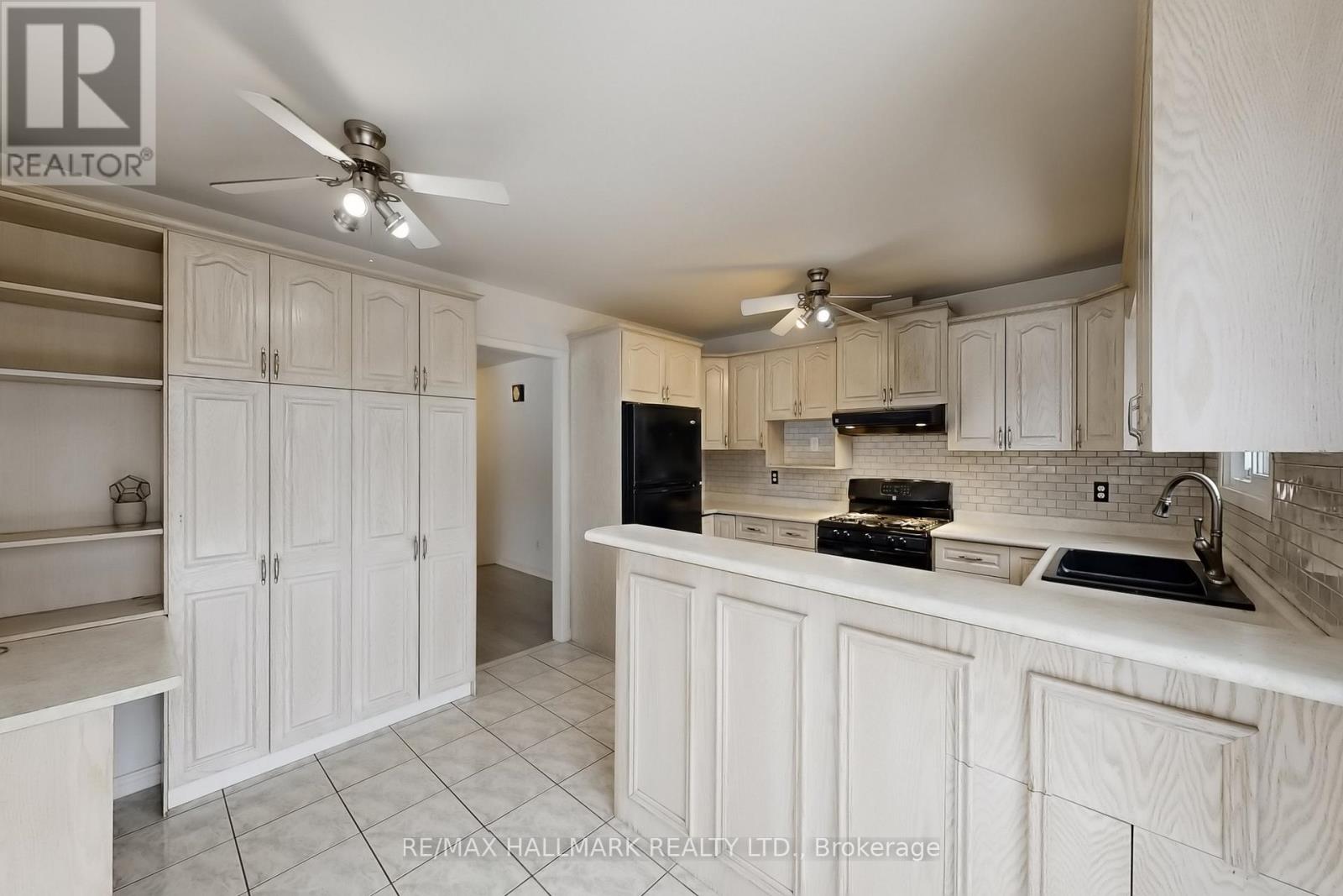 1022 Janette Street, Newmarket, Ontario  L3Y 3C5 - Photo 11 - N13696380