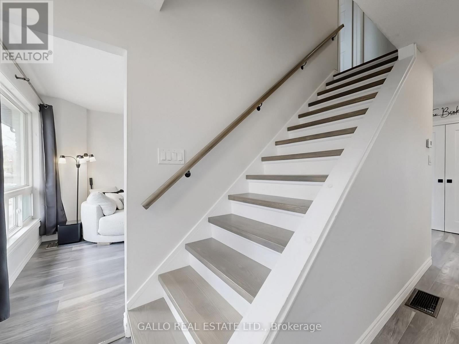 630 Highland Crescent, Brock (Beaverton), Ontario  L0K 1A0 - Photo 3 - N13696394