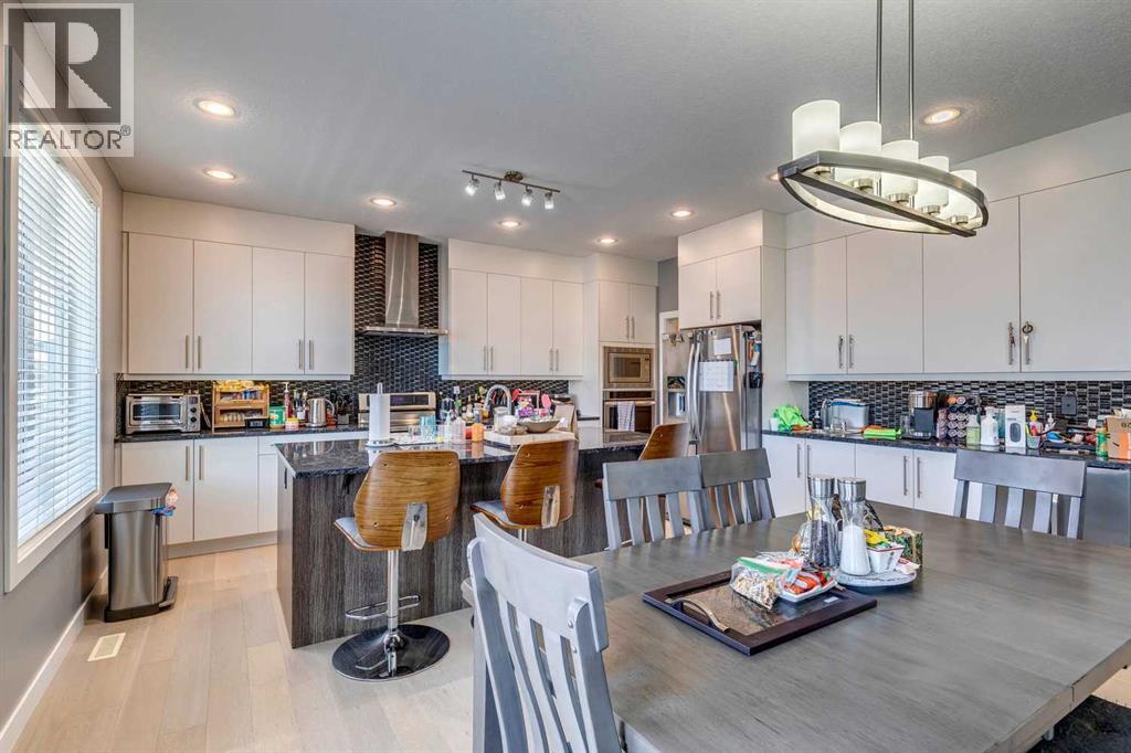 168 Rainbow Falls Heath, Chestermere, Alberta  T1X 0N4 - Photo 3 - A2338754