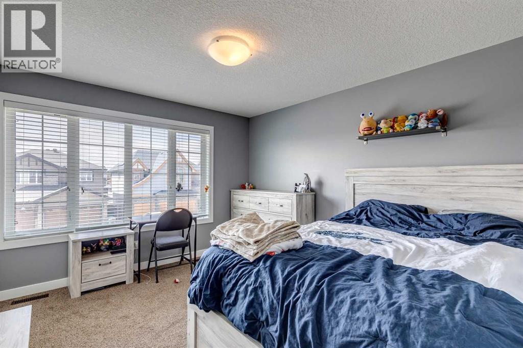 168 Rainbow Falls Heath, Chestermere, Alberta  T1X 0N4 - Photo 8 - A2338754