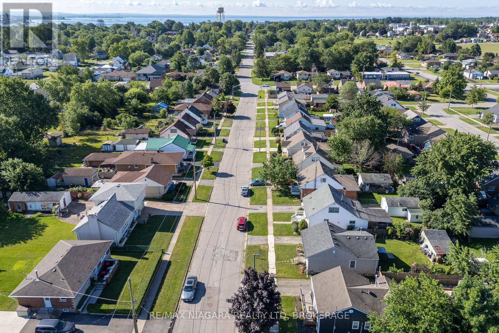 42 Douglas Street, Fort Erie, Ontario  L2A 3W5 - Photo 3 - X13681616