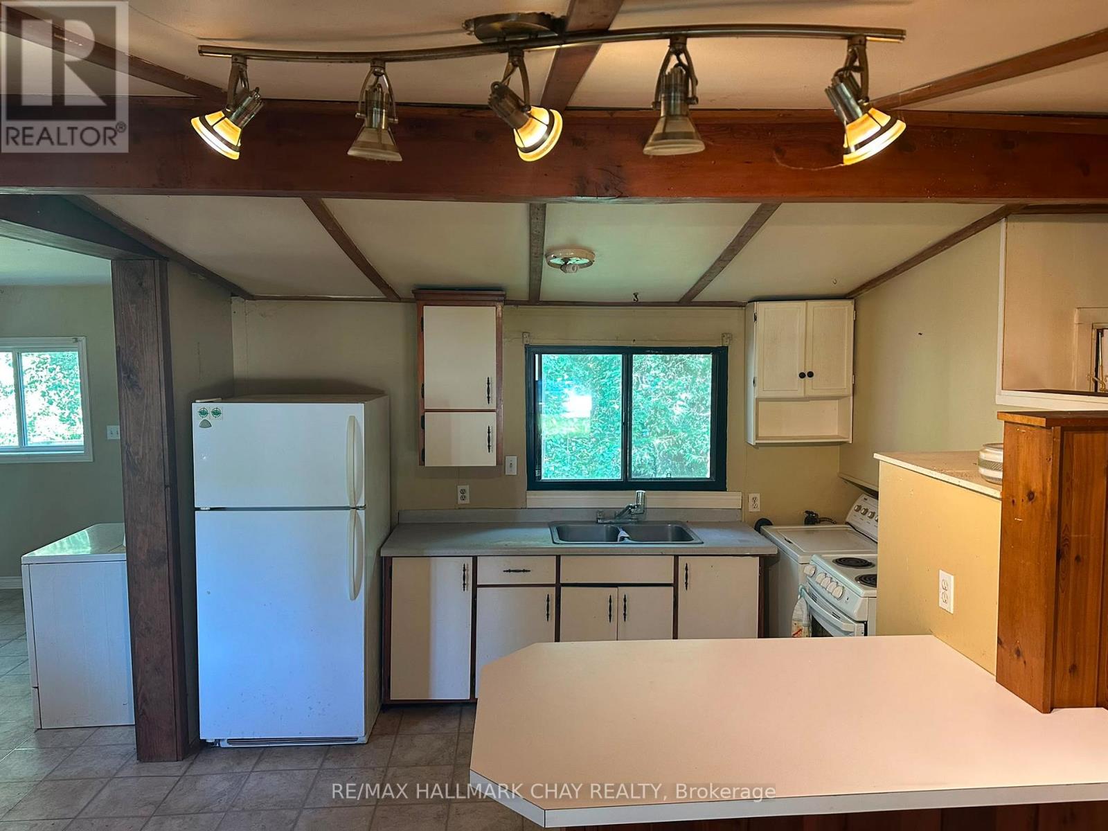 153 Lumber Road, Tay, Ontario  L0K 2A0 - Photo 4 - S13696374