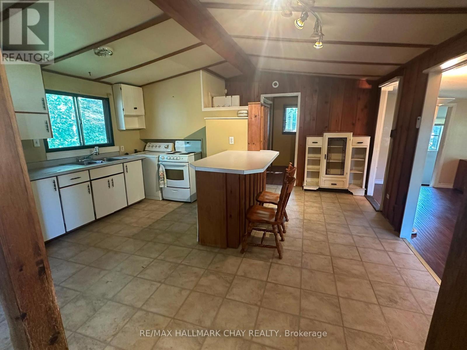 153 Lumber Road, Tay, Ontario  L0K 2A0 - Photo 5 - S13696374