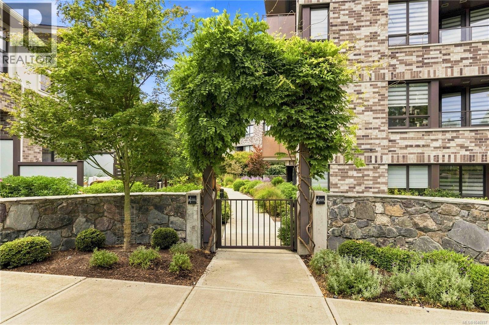 303 1018 Pentrelew Pl, Victoria, British Columbia  V8V 4J6 - Photo 57 - 1046937