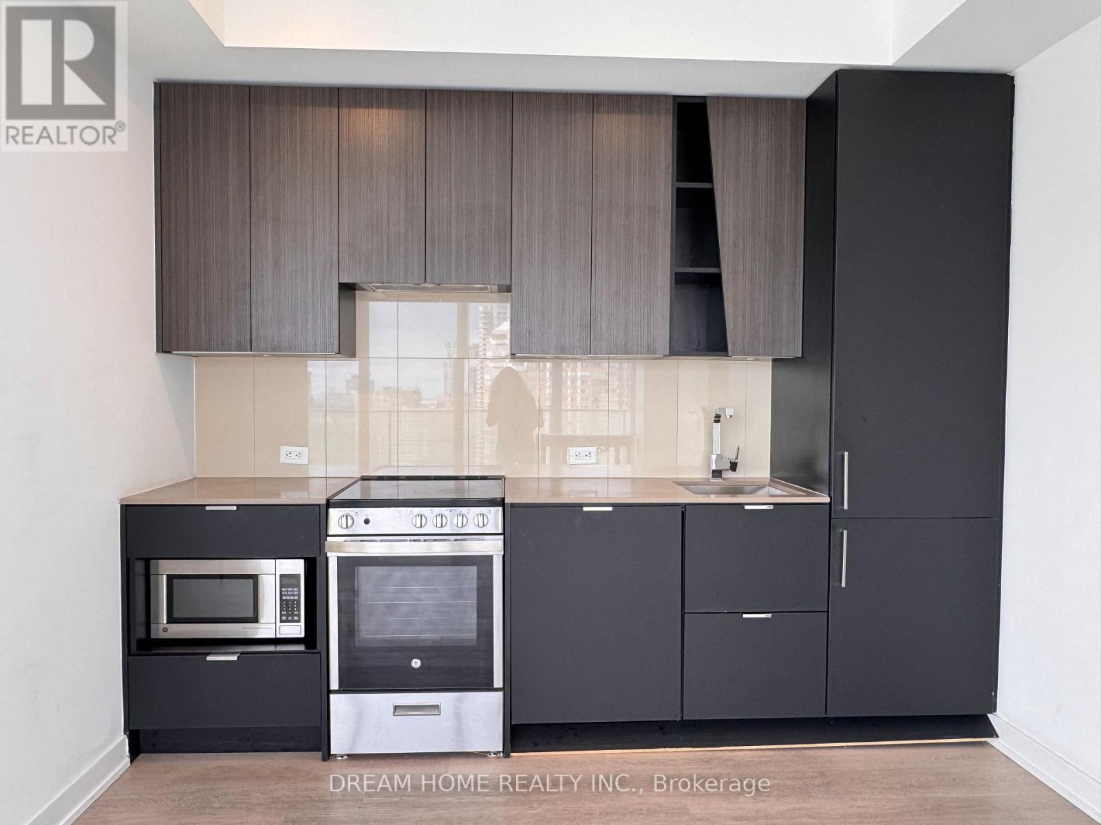 1504 - 3883 Quartz Road, Mississauga, Ontario  L5B 0M4 - Photo 4 - W13696434