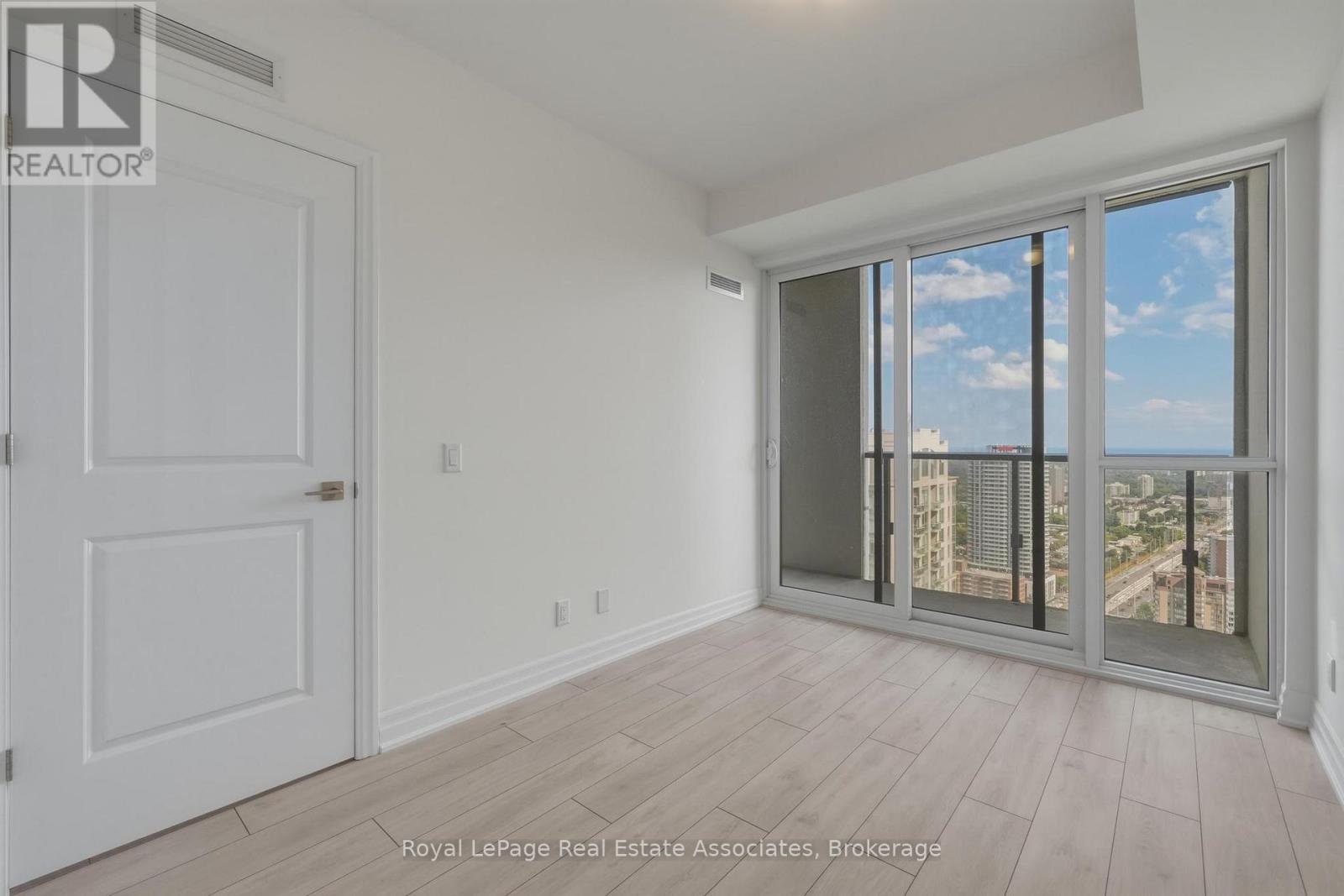 3306 - 30 ELM DRIVE W