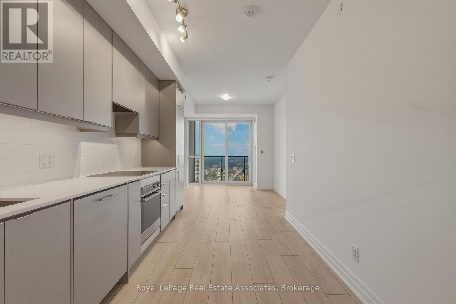 3306 - 30 Elm Drive W, Mississauga, Ontario  L5B 0N6 - Photo 2 - W13696444