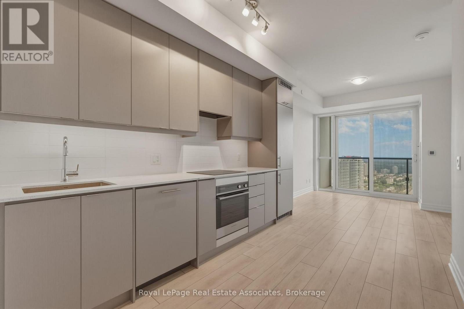 3306 - 30 Elm Drive W, Mississauga, Ontario  L5B 0N6 - Photo 3 - W13696444